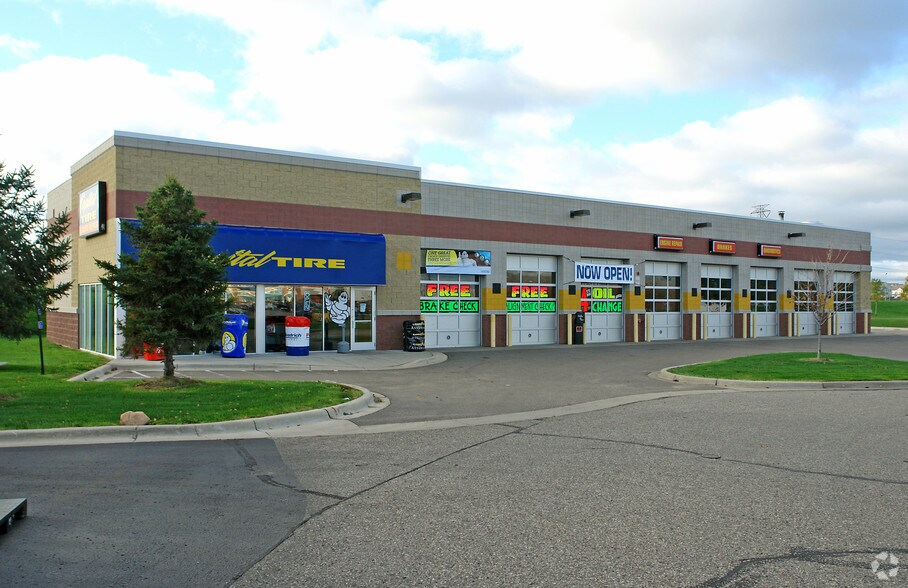 More Photos Of 1198 Vierling Dr E, Shakopee Unknown For Lease