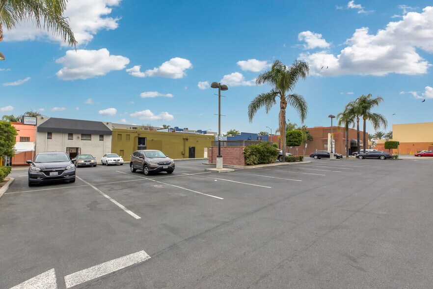 More Photos Of 109-117 E Main St, Alhambra Storefront For Sale