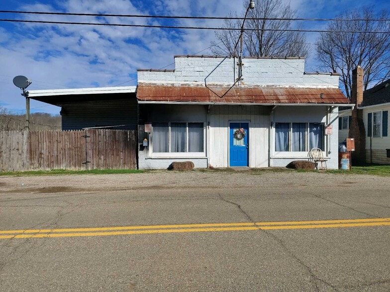 Primary Photo Of 16166 Main St, Millfield General Retail For Sale
