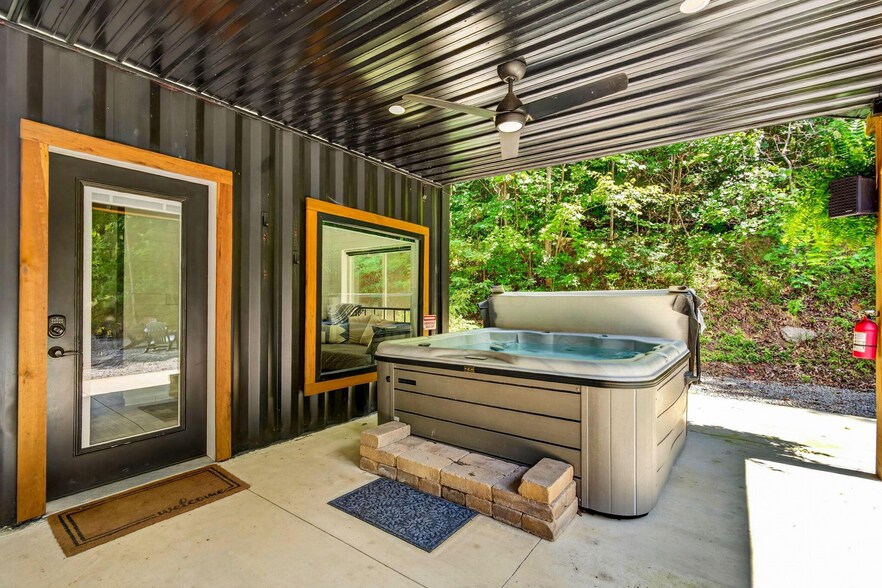 More Photos Of 21360 State Route 327, Laurelville Specialty For Sale