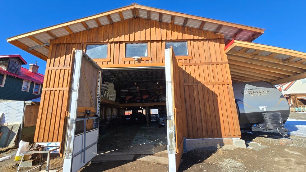 More Photos Of 1080 Stack Valley Rd, Cariboo Hotel For Sale