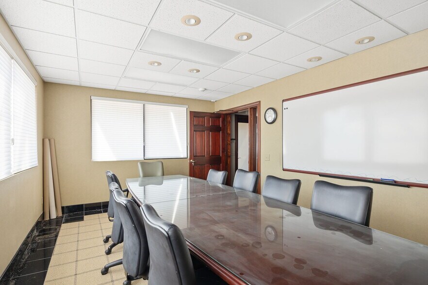More Photos Of 3114 N Belt Hwy, Saint Joseph Fast Food For Sale