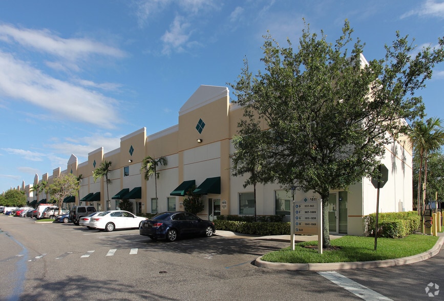 Primary Photo Of 1011-1039 NW 31st Ave, Pompano Beach Manufacturing For Lease
