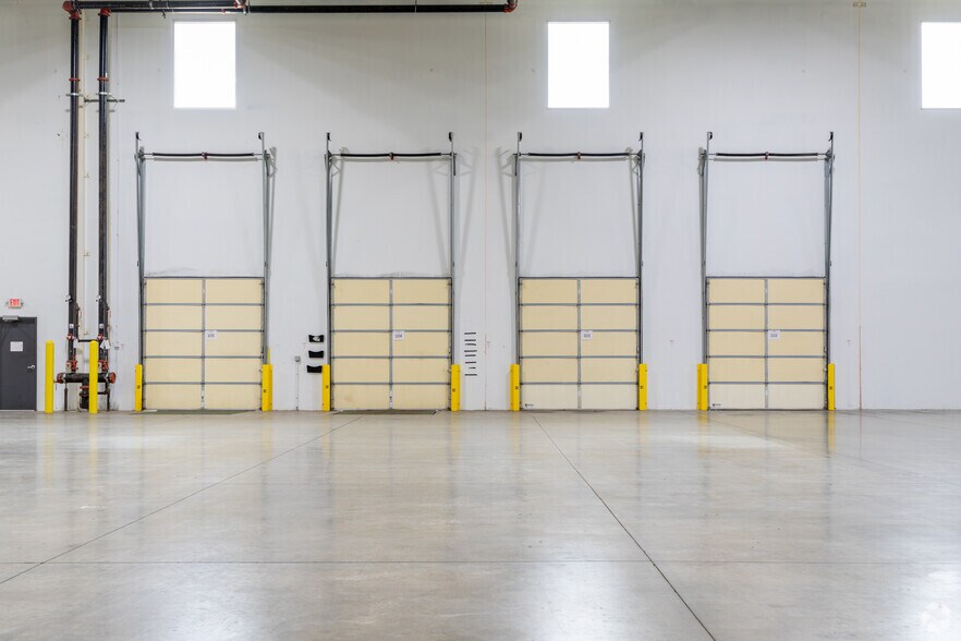 More Photos Of 5400 N Hanley Rd, Saint Louis Warehouse For Lease