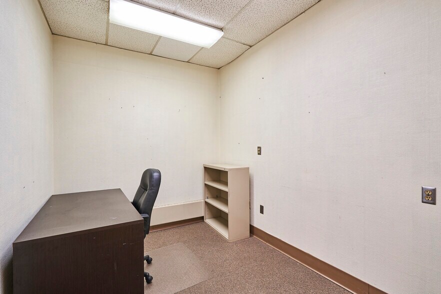 More Photos Of 640 W Market St, Akron Office For Sale