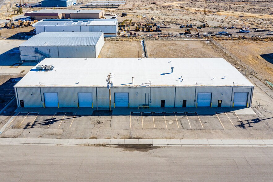 More Photos Of 1 Bowker Rd, Rock Springs Warehouse For Lease
