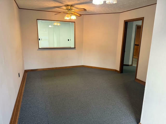 More Photos Of 1121 Seaton Ave, Greenup Office For Sale