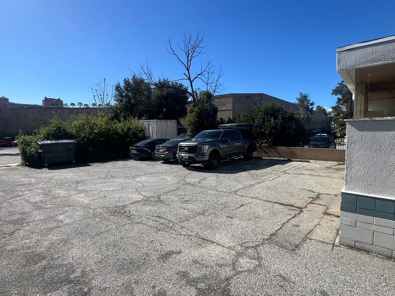 More Photos Of 106 Palmetto Dr, Pasadena Office For Sale