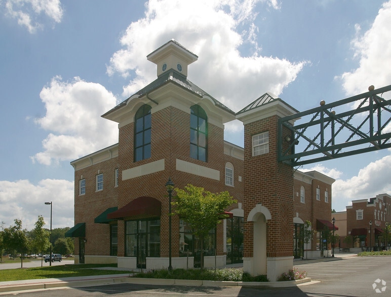 More Photos Of 127 Mitchells Chance Rd, Edgewater Freestanding For Lease