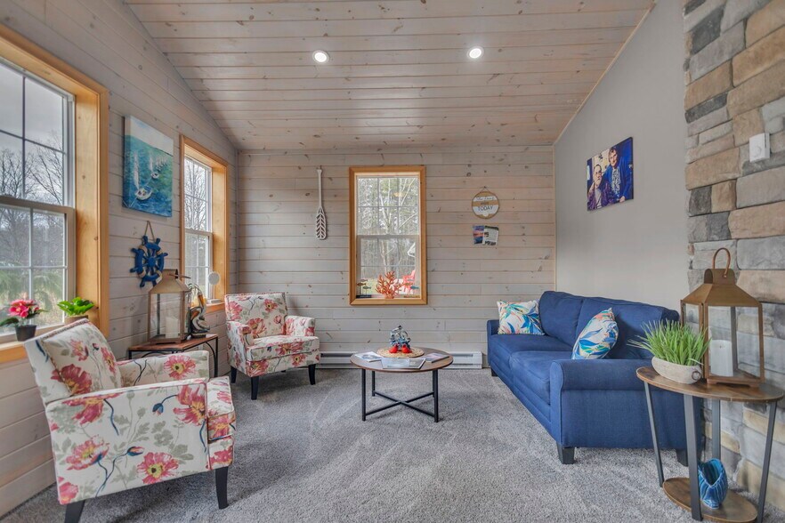 More Photos Of 106 Carr St, Nicholson Assisted Living For Sale