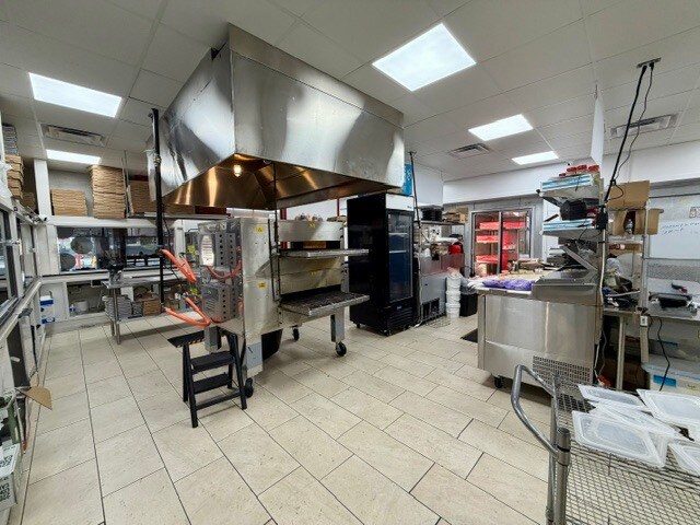 More Photos Of 10305 Taylorsville Rd, Louisville Restaurant For Sale