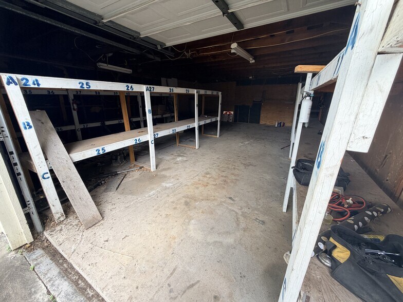 More Photos Of 6613 Millport st, Houston Industrial For Lease