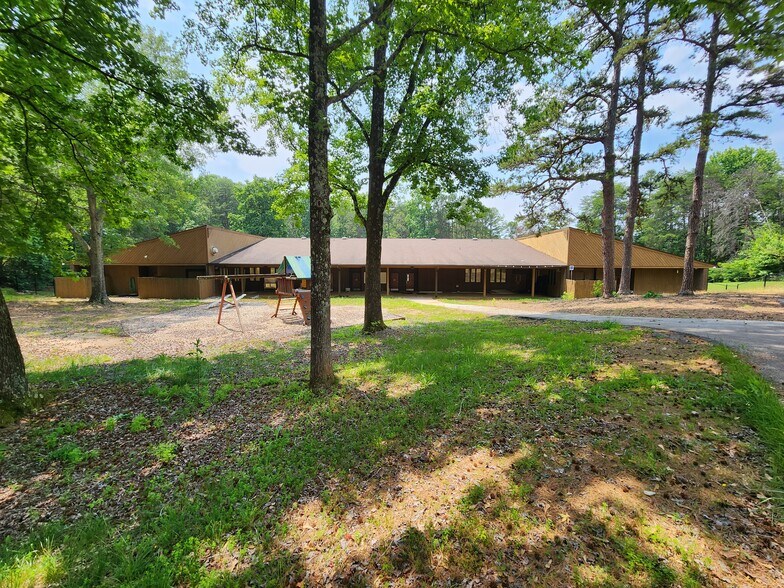 More Photos Of 2 Fisher Rd, Greenville Schools For Lease
