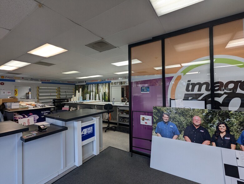 More Photos Of 3920 Phelan Blvd, Beaumont General Retail For Sale