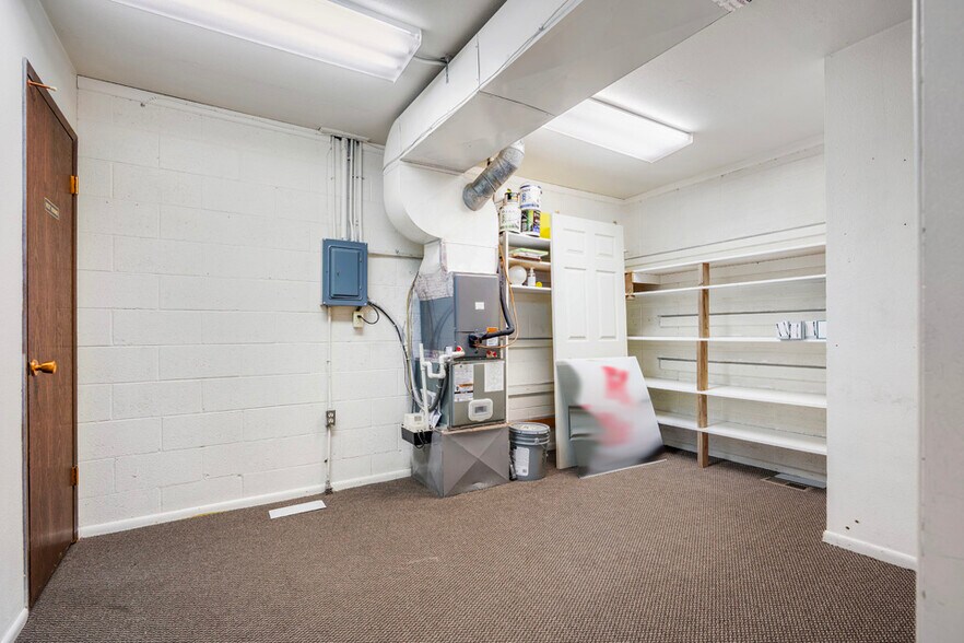 More Photos Of 1149-1159 SW 4th Ave, Ontario Office For Sale