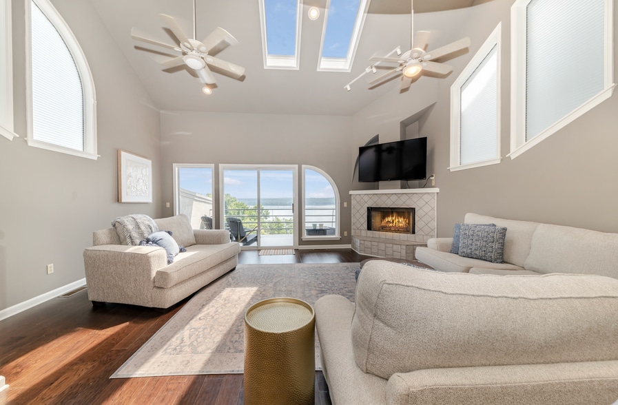 More Photos Of 165 Lakeshore Ln, Counce Hotel For Sale