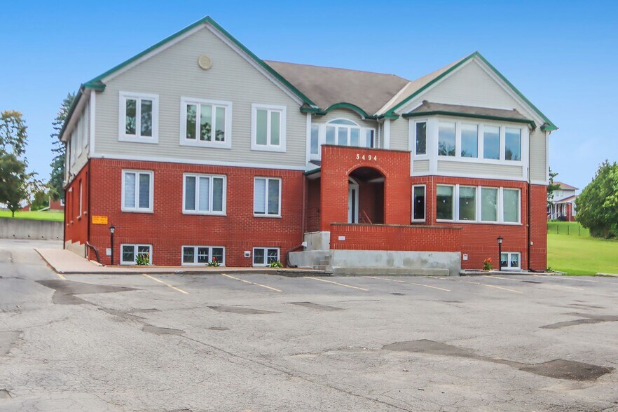 Primary Photo Of 5494 Manotick Main St, Manotick Medical For Lease