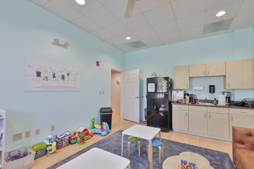More Photos Of 1900 E Bay Dr, Largo Medical For Sale