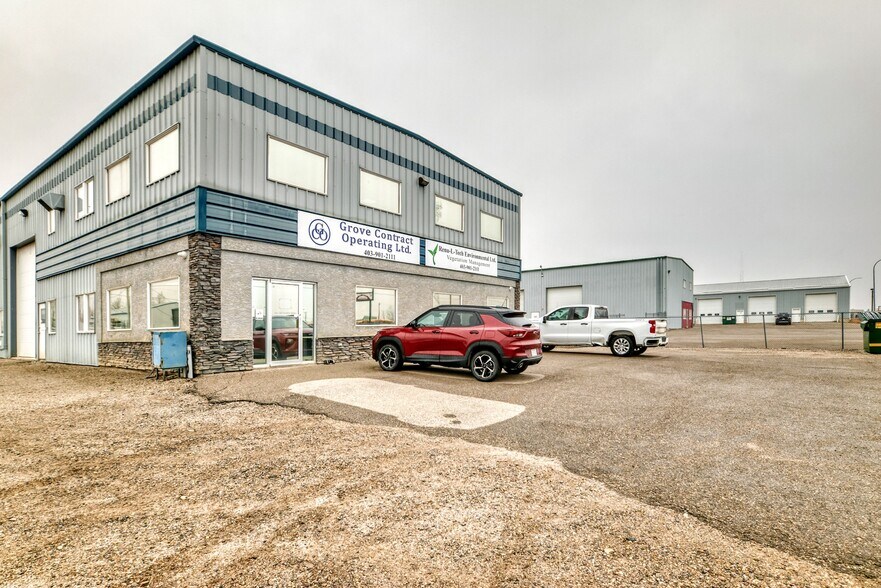 More Photos Of 116 Orchard Way, Strathmore Service For Lease