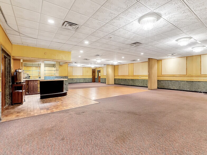 More Photos Of 1341 Springwells St, Detroit General Retail For Sale