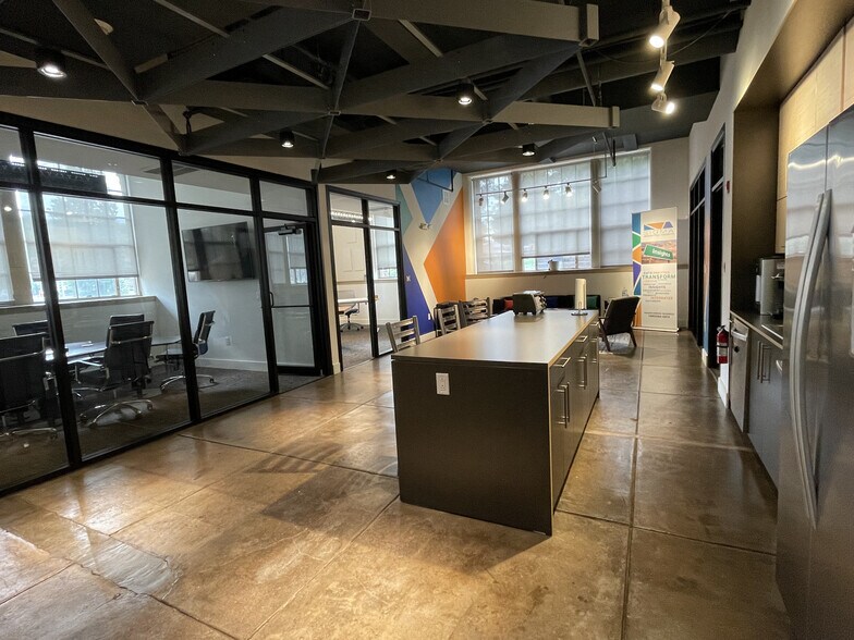 More Photos Of 42 S Washington St, Rochester Office Residential For Lease