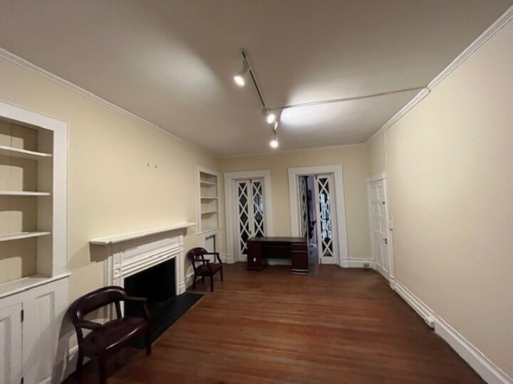 More Photos Of 112 N Cameron St, Winchester Office For Lease