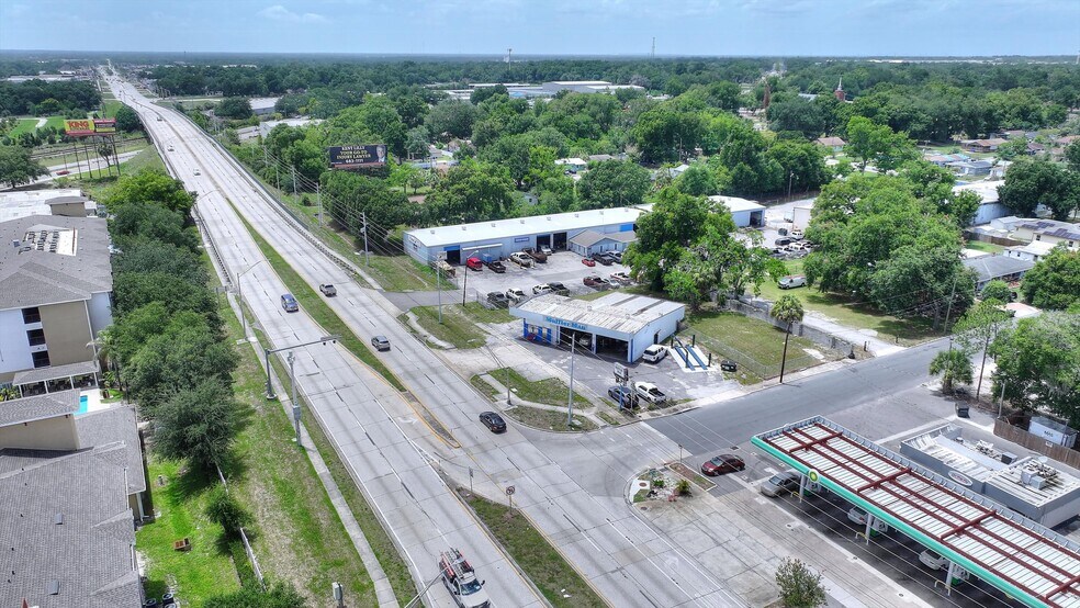 More Photos Of 905 W Memorial Blvd, Lakeland Auto Repair For Sale
