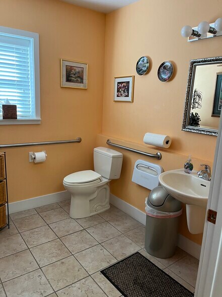More Photos Of 137 Mt Rose St, Reno Office Residential For Lease