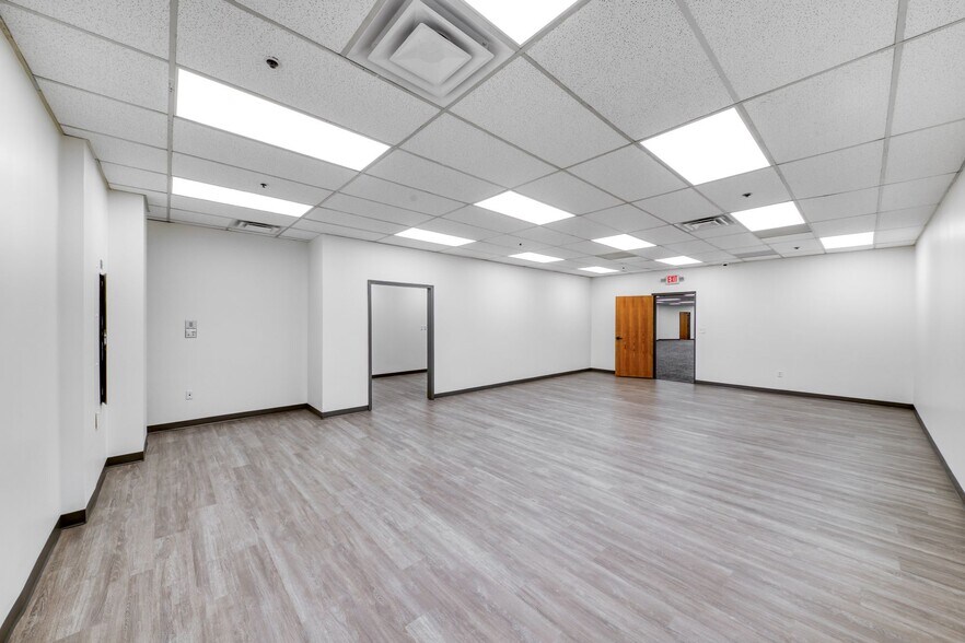 More Photos Of 3285 Saturn Ct, Peachtree Corners Warehouse For Lease