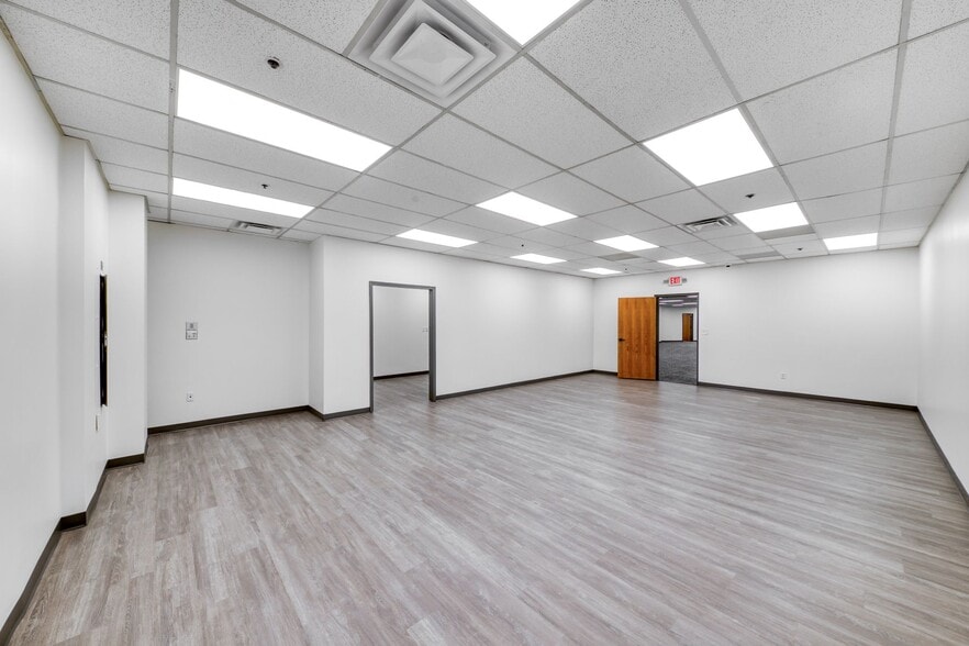 More Photos Of 3285 Saturn Ct, Peachtree Corners Warehouse For Sale