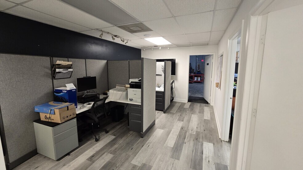 More Photos Of 10002-10192 NW 50th St, Sunrise Light Distribution For Lease