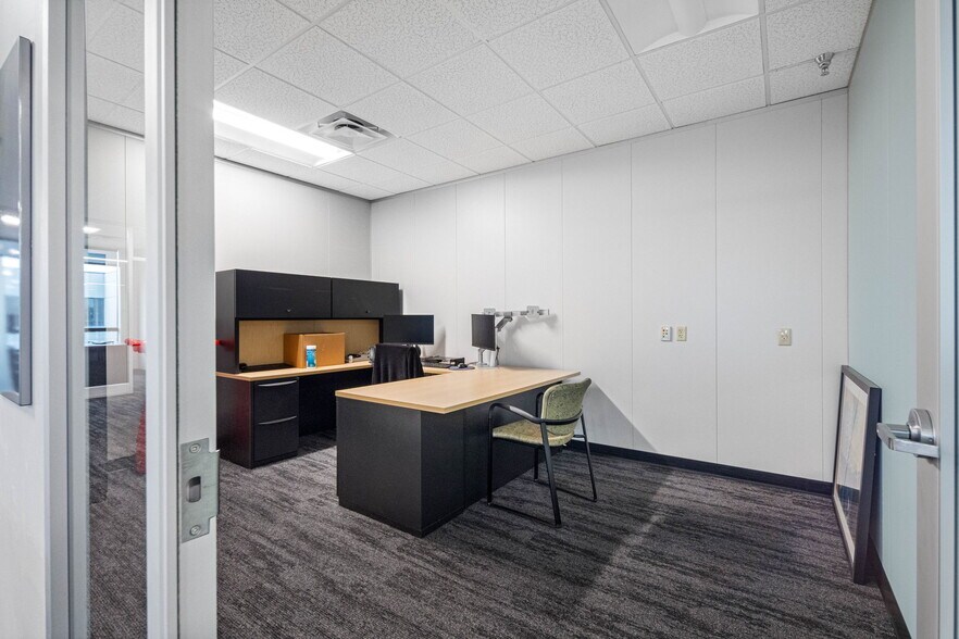 More Photos Of 6801 E Hillsborough Ave, Tampa Office Residential For Sale