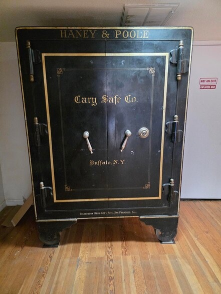 More Photos Of 317 D St, Marysville Storefront Retail Office For Sale