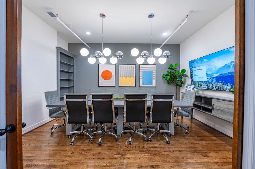 More Photos Of 540 Heights Blvd, Houston Coworking Space