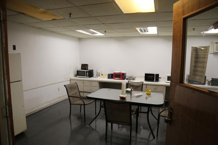 More Photos Of 4730 Ninety Six Hwy, Ninety Six Distribution For Sale