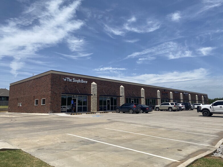More Photos Of 251 S Harrah Rd, Harrah Freestanding For Lease