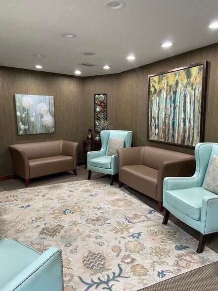 More Photos Of 610 E 11th St, Rushville Medical For Sale