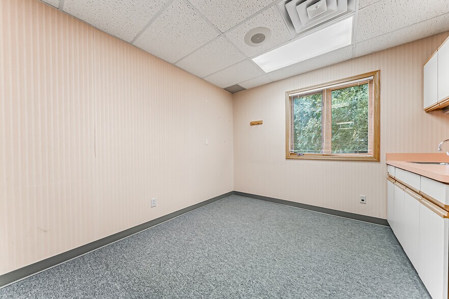 More Photos Of 36595 Detroit Rd, Avon Medical For Lease