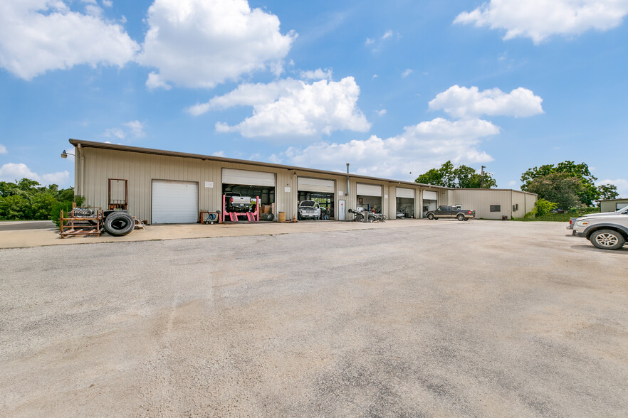 Primary Photo Of 14685 Old Frio City Rd, Lytle Warehouse For Lease