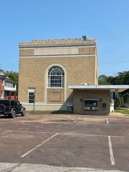 More Photos Of 415 Main St, Schwenksville General Retail For Sale