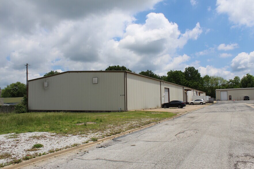 Primary Photo Of 559 N 13th St, Rogers Warehouse For Lease