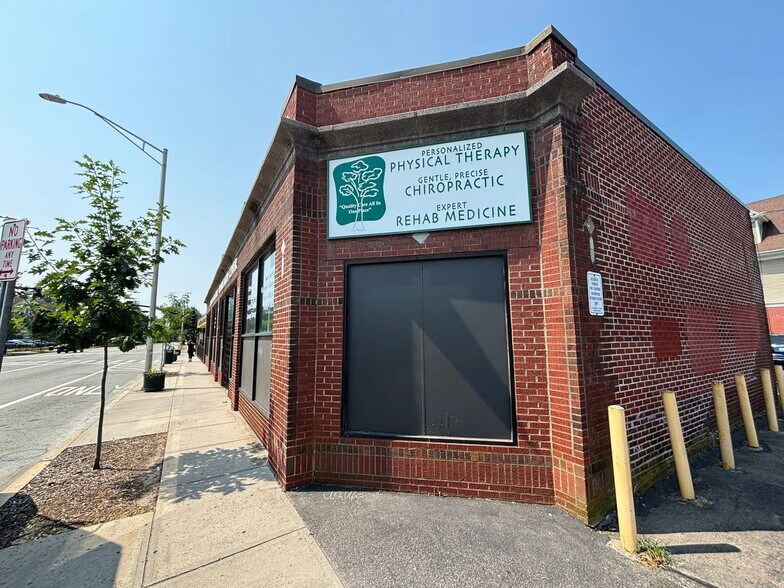 More Photos Of 209 Elmwood Ave, Providence Storefront For Sale