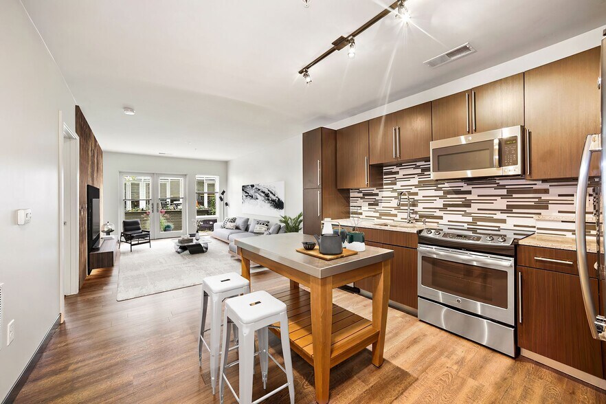 More Photos Of 625 H St NE, Washington Apartments For Lease