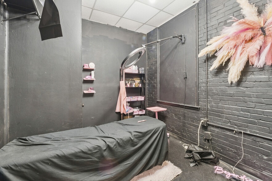 More Photos Of 5866 Love St, Austell Storefront For Sale