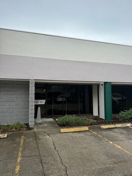 Primary Photo Of 1748 Independence Blvd, Sarasota Light Manufacturing For Lease