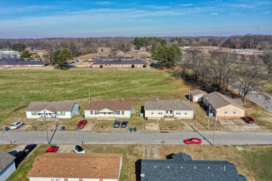 Primary Photo Of 2401 Viking Dr, Humboldt Apartments For Sale