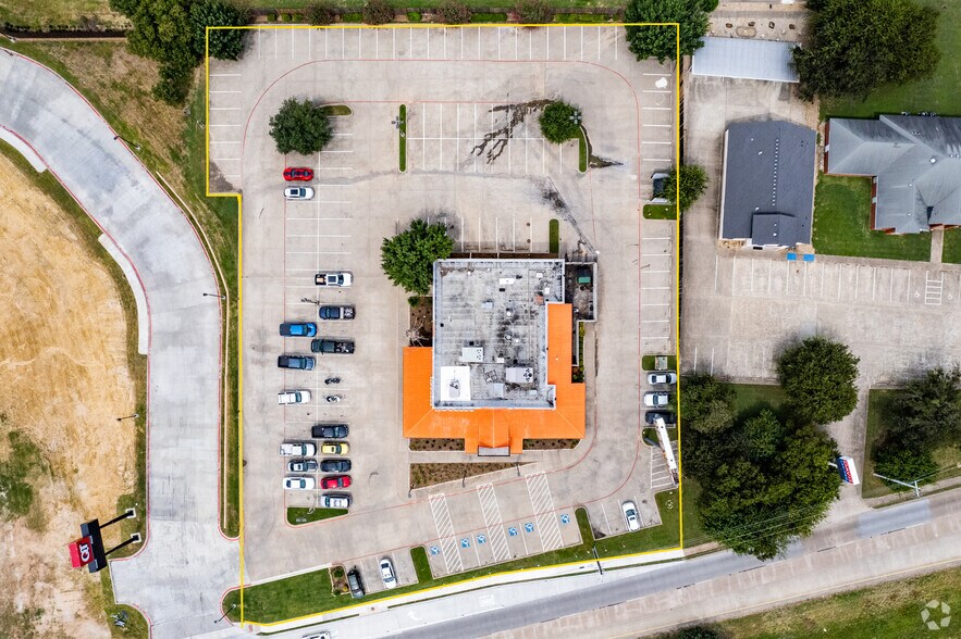 More Photos Of 3921 Jack Kultgen Fwy, Waco Restaurant For Sale