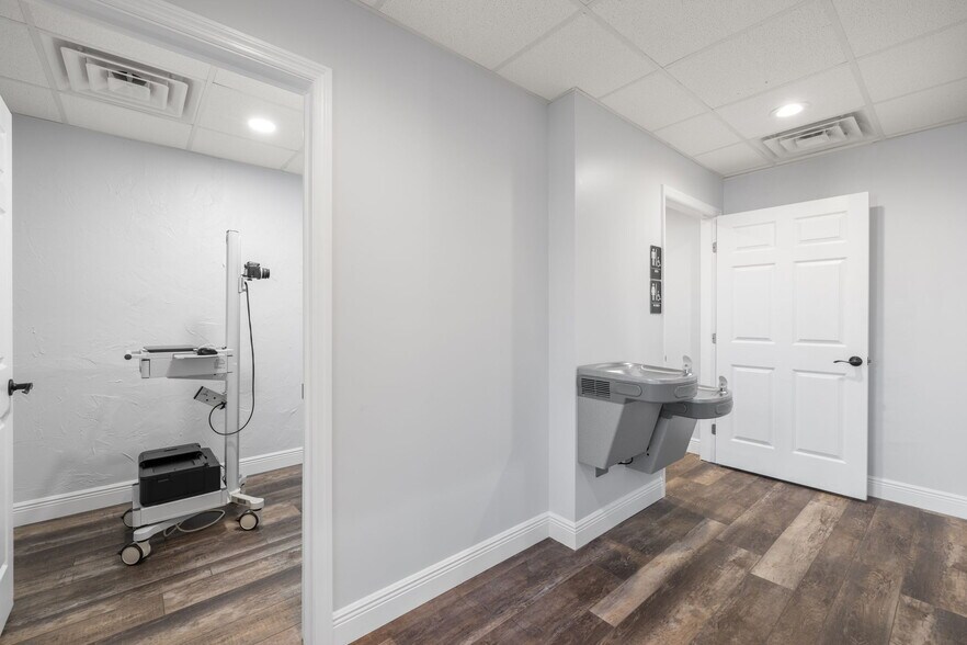 More Photos Of 815 S Howard Ave, Tampa Medical For Sale