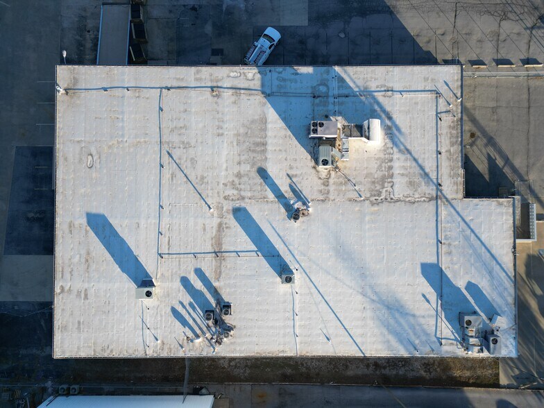 More Photos Of 6923 E 14th St, Tulsa Service For Sale