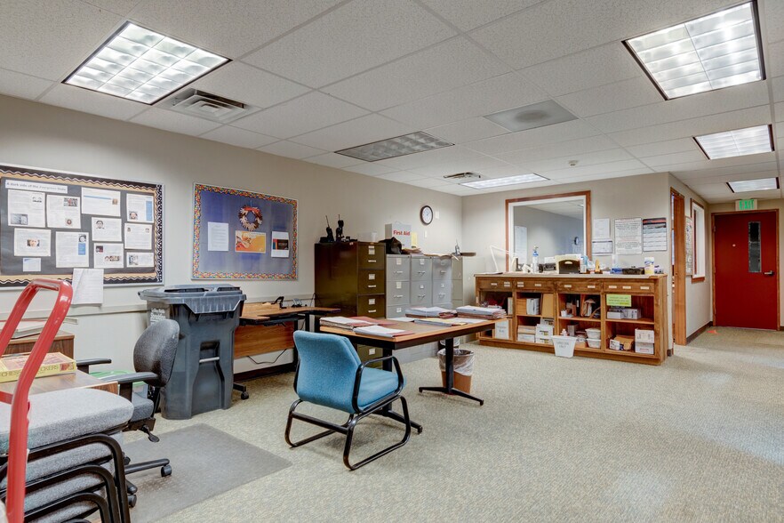 More Photos Of 499 NE Midway Blvd, Oak Harbor Office For Sale
